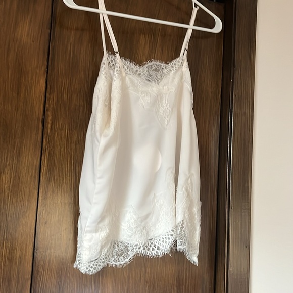 Gorgeous Lace camisole top - Picture 4 of 7